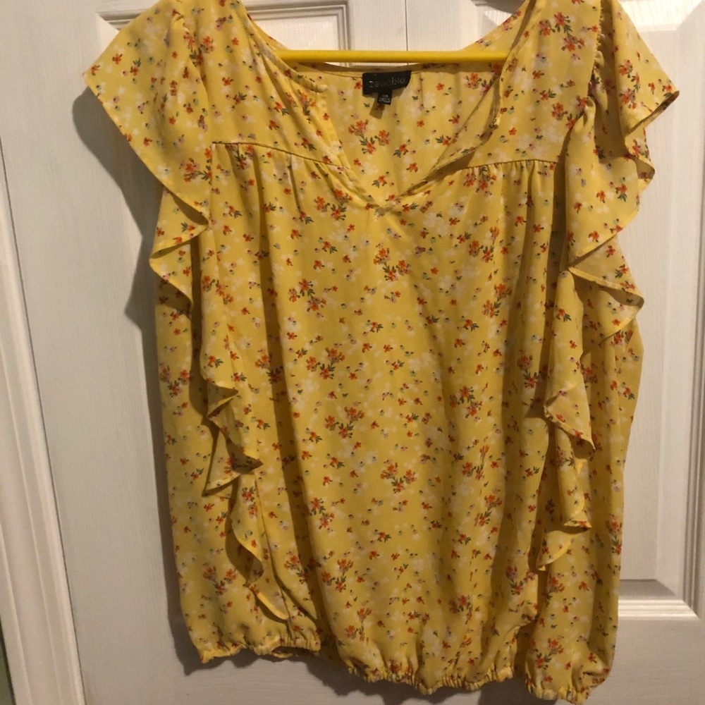 Zenobia stretch-hem yellow floral ruffle blouse 2x